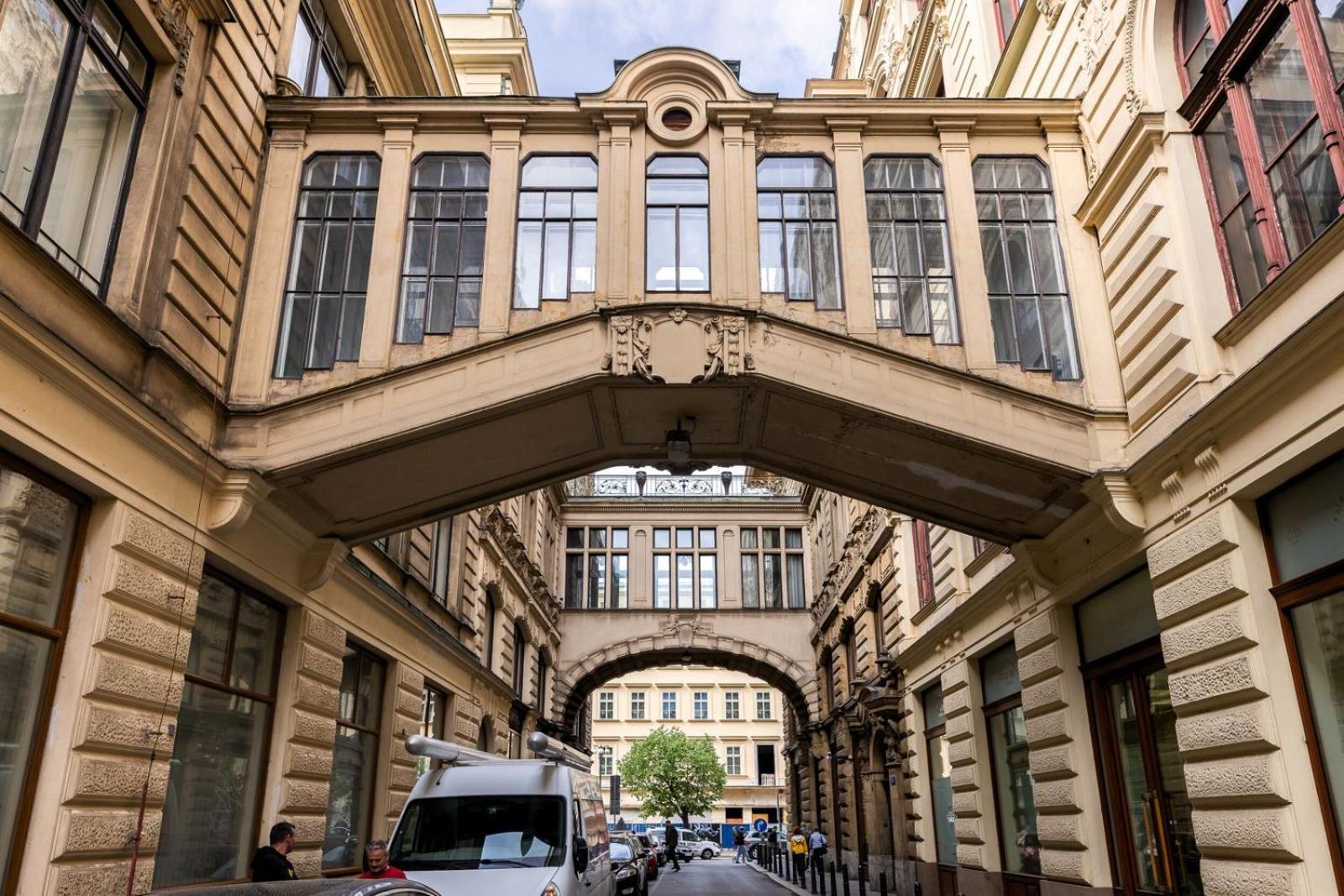 Modern Urban Room In The City Center Of Praha Eksteriør bilde